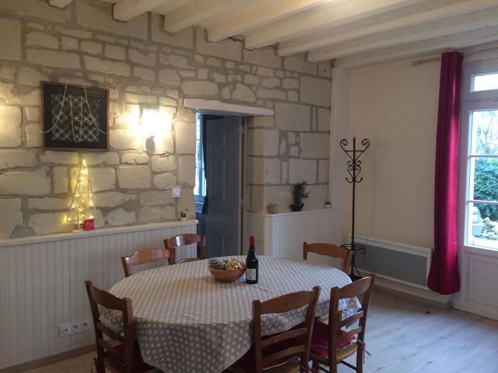 Domaine Des Aubuis Villa Chinon Exterior photo